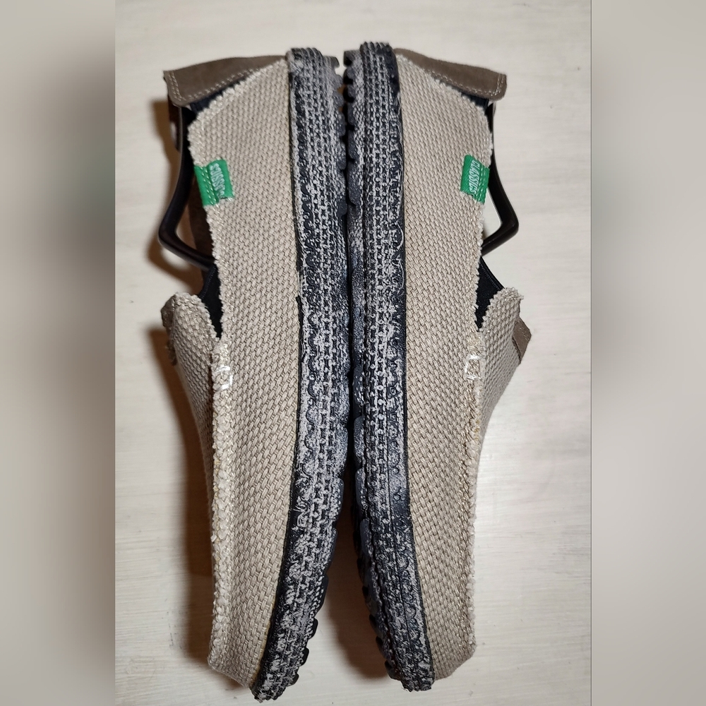 Classic Canvas Slip On shoes